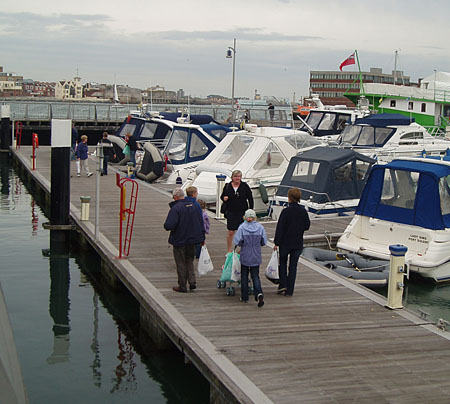 P5080282 Back form Gunwharf Quays