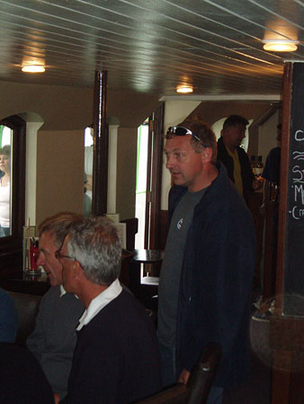 P5080363 Kevin in Bar